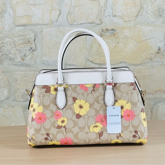 Coach - Picture 8 of 13